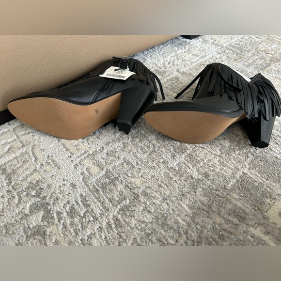 NWT Jessica Simpson Black Fringe Heeled Bootie Side Zipper in Size 6.5. - Picture 5 of 5